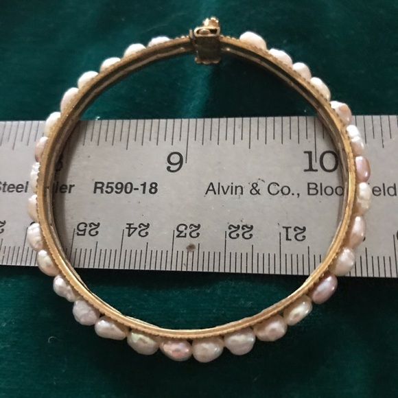 Vintage Jewelry - Freshwater pearl vintage bangle.